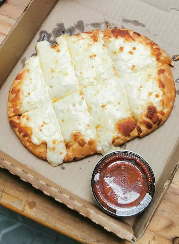Cheese Bread + Bebida